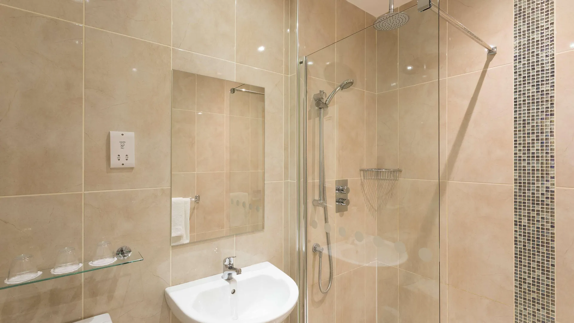 *** Hotel Park Inn By Radisson Shannon Airport Irlande