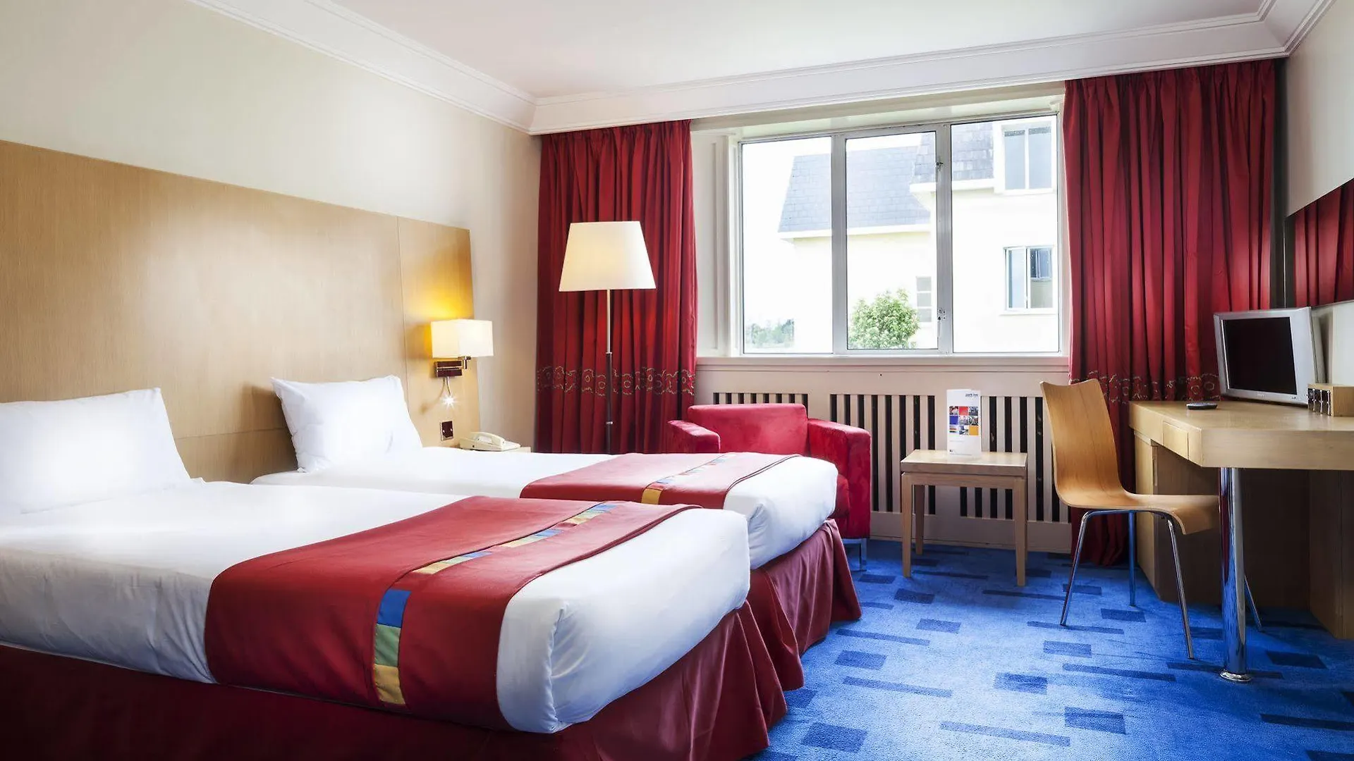 Park Inn By Radisson Shannon Airport 3*,
